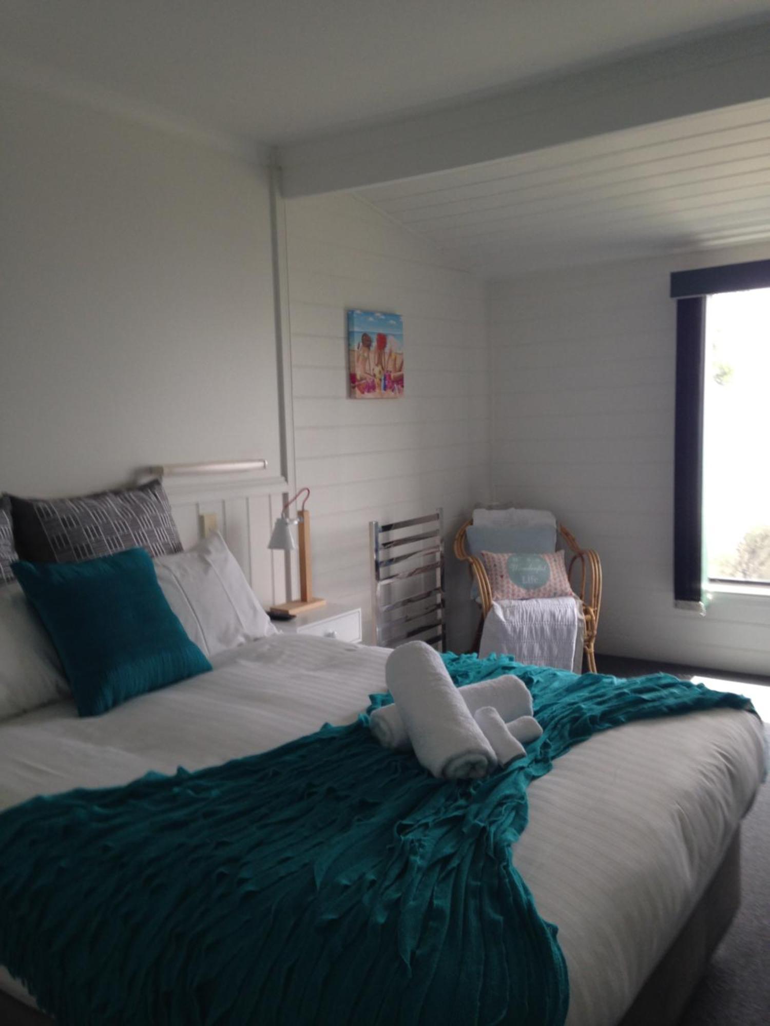 Kingfisher Cottage Beachfront At The Binalong Bay Eksteriør billede
